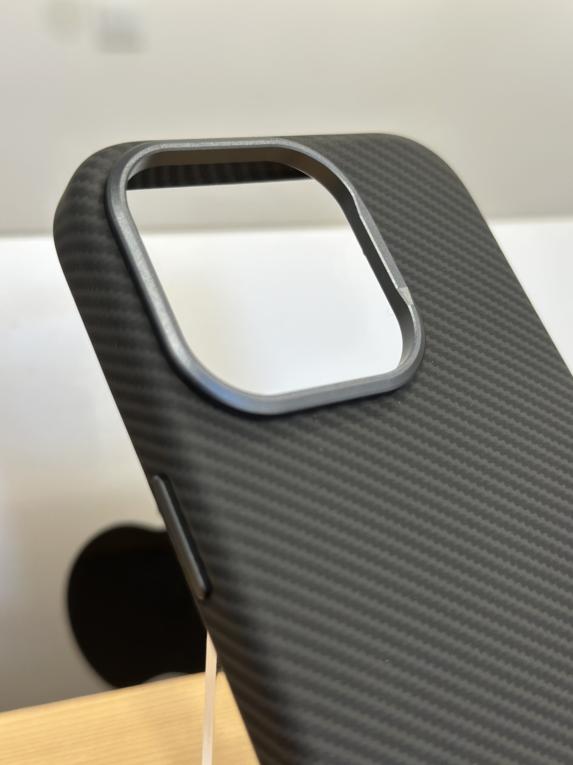 Fedezd fel a tökéletes védelmet: Carbon Fiber PU tok iPhoneod -ra.